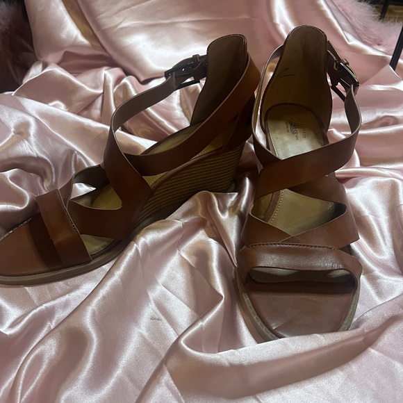 G.H. BASS & CO Brown Leather Wedge Sandals excellent condition size 10M - Picture 3 of 4